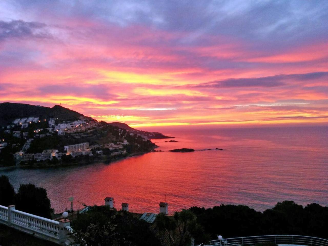 Breathtaking Costabrava Seaview Apartment 5M Beach - Casa Artevida Roses Esterno foto